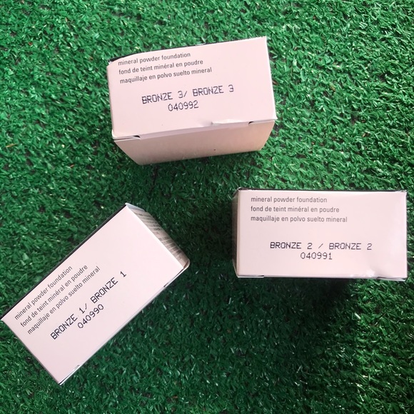 Mary Kay Mineral Powder Foundation - Picture 2 of 2